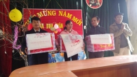 Liên đoàn Lao động tỉnh chúc Tết các đơn vị tại xã Háng Lìa - huyện Điện Biên Đông