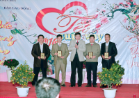 Liên đoàn Lao động tỉnh Điện Biên tổ chức “Tết sum vầy 2016” dành tặng công nhân lao động