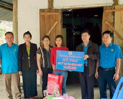 Liên đoàn Lao động thị xã Mường Lay: Hỗ trợ sửa chữa nhà ở “Mái ấm công đoàn” cho 3 gia đình đoàn viên công đoàn