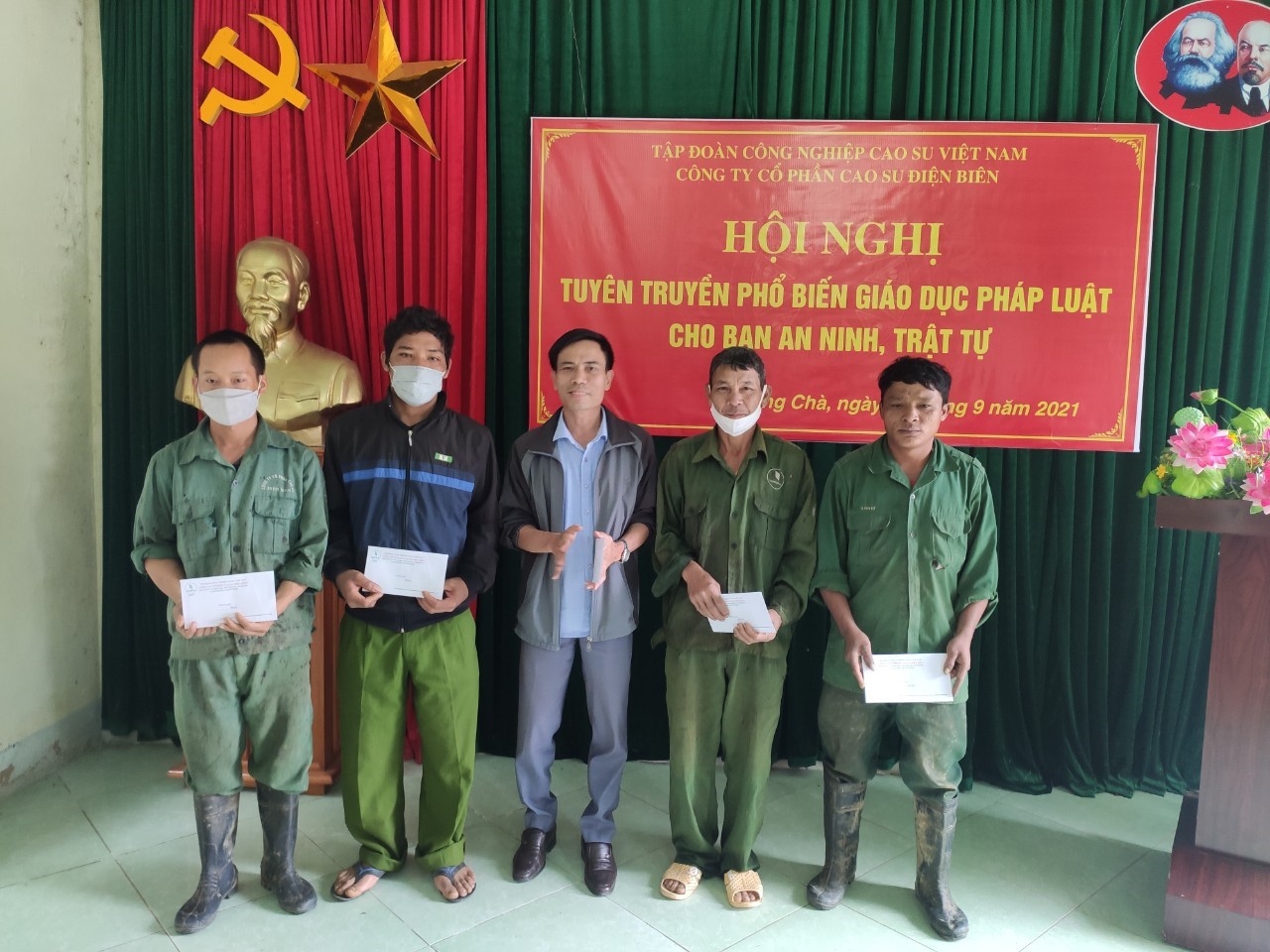 61 Công đoàn Cao su Điện Biên tổ chức phát động thi đua và khen thưởng cho các tập thể 01