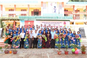 Nữ CNVCLĐ huyện Tuần Giáo hưởng ứng tuần lễ “Áo dài - di sản văn hóa Việt Nam”