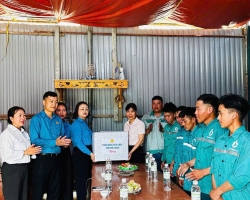 Công đoàn Viên chức tỉnh Điện Biên tổ chức trao...