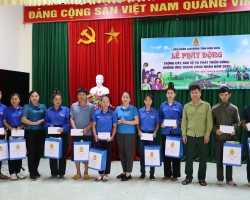 Liên đoàn Lao động tỉnh Điện Biên tổ chức Lễ phát...