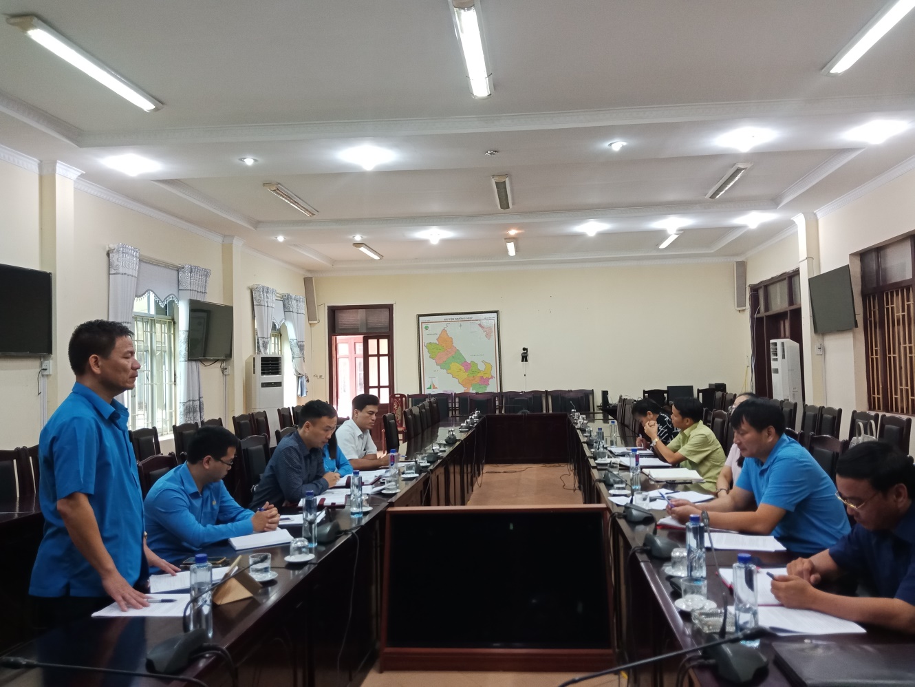 43 Chủ tịch LĐLĐ tỉnh làm việc với các cấp công đoàn huyện Mường Nhé 03