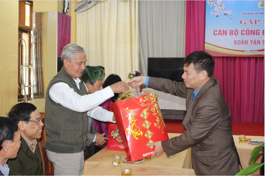 42 Liên đoàn Lao động tỉnh Điện Biên tổ chức gặp mặt cán bộ Công đoàn hưu trí 04