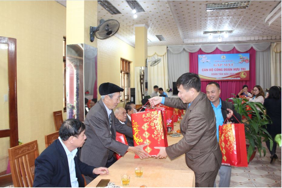 42 Liên đoàn Lao động tỉnh Điện Biên tổ chức gặp mặt cán bộ Công đoàn hưu trí 05
