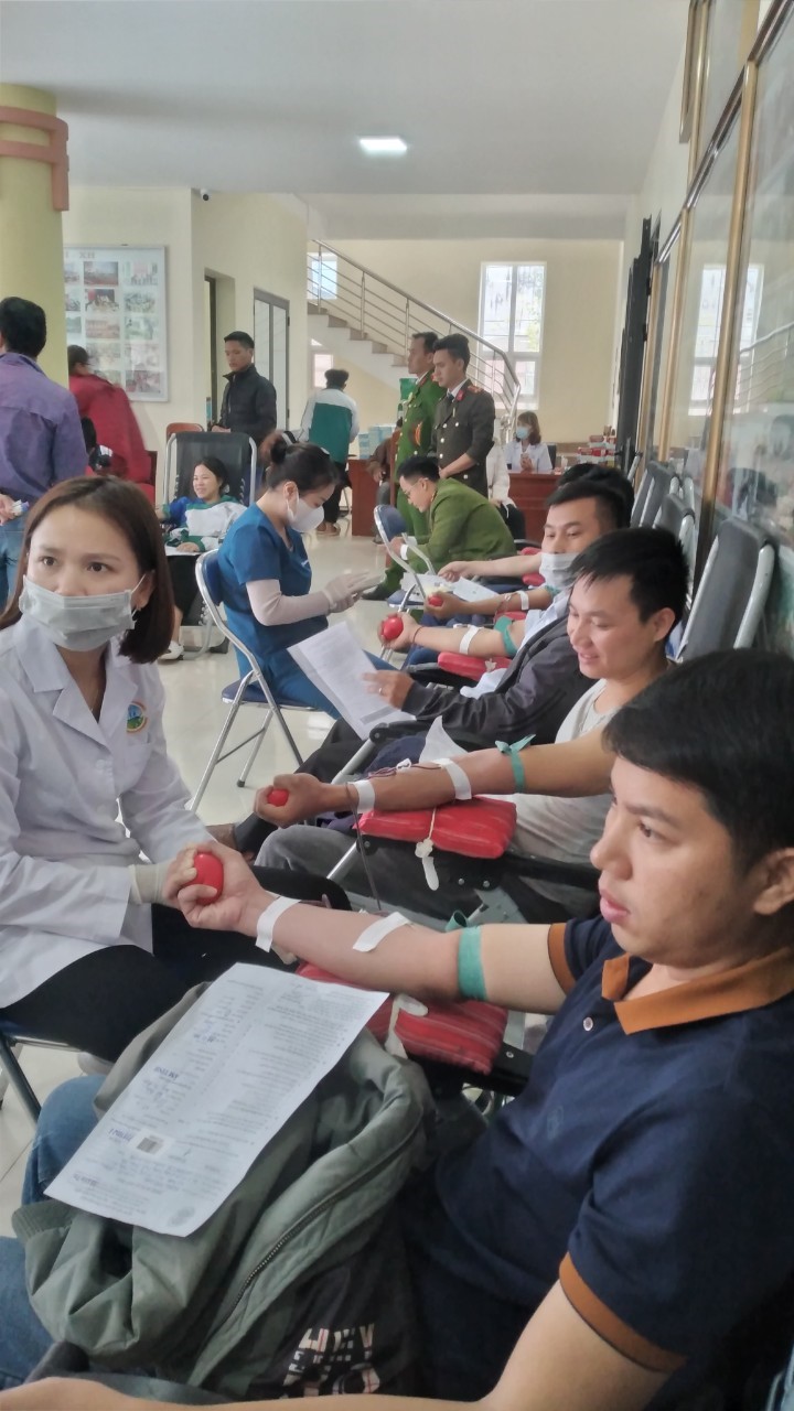03 tin về hiến máu nhân đạo huyện Mường Nhé 01