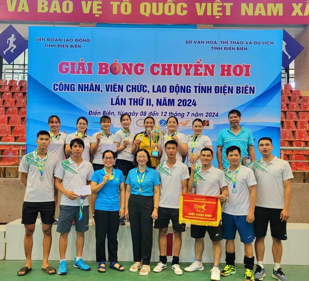 bài HOẠT ĐỘNG KỶ NIỆM 95 NĂM TL CDVN CỦA HUYENJ DB 07