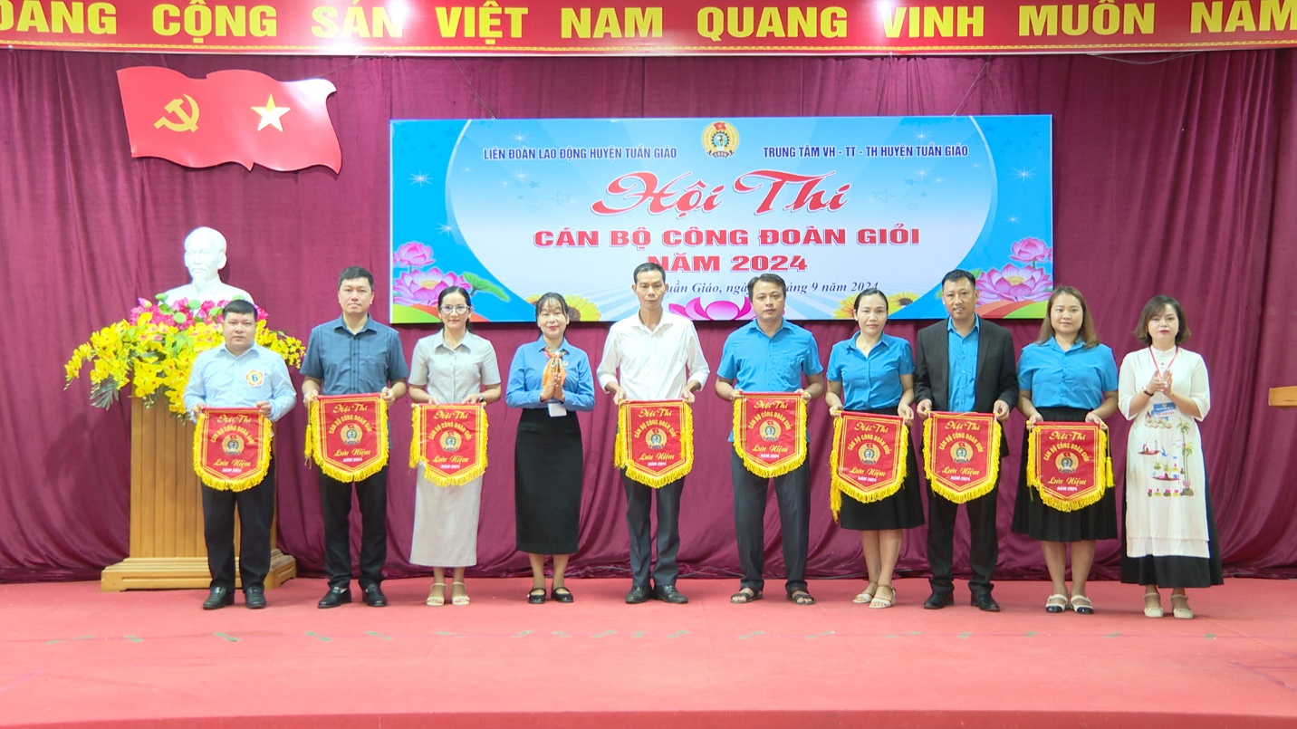 Liên đoàn Lao động huyện Tuần Giáo tổ chức Hội thi “Cán bộ Công đoàn giỏi” năm 2024 01